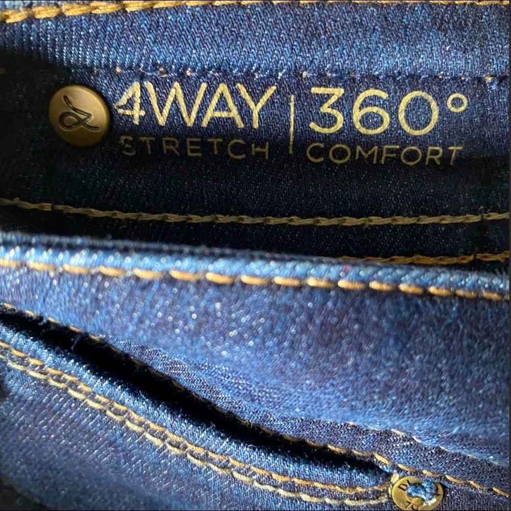 Like new DL1961 Milano Boot jean, sz26 - Picture 6 of 12